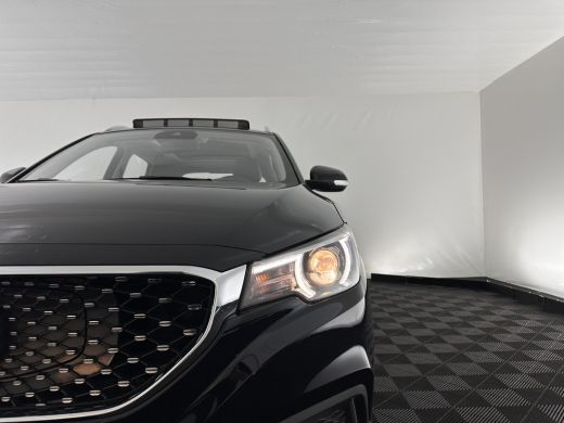 MG ZS EV EV Luxury 45 kWh {SOH-90%} (INCL-BTW) Aut. *PANO | LEATHER | CCS-FASTLOADER | KEYLESS | NAVI-FULL... ActivLease financial lease