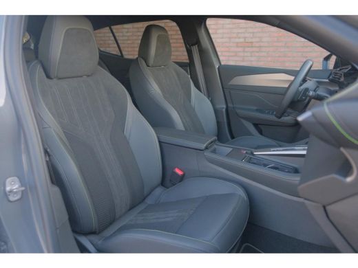 Peugeot 408 1.6 HYbrid 225 EAT8 GT | Navi | Rondomzicht camera | El verstel. stoelen | Verw. stoelen | Ad. Cr... ActivLease financial lease