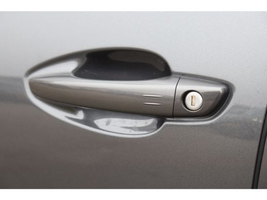 Peugeot 5008 1.2 HYBRID 136PK GT PACK AUTOMAAT / NAVI / CLIMA / PDC / 19" LMV / CAMERA / KEYLESS / PANO. DAK /... ActivLease financial lease