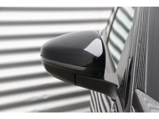 Peugeot 5008 1.2 HYBRID 136PK GT PACK AUTOMAAT / NAVI / CLIMA / PDC / 19" LMV / CAMERA / KEYLESS / PANO. DAK /... ActivLease financial lease