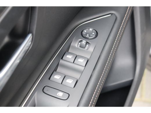 Peugeot 5008 1.2 HYBRID 136PK GT PACK AUTOMAAT / NAVI / CLIMA / PDC / 19" LMV / CAMERA / KEYLESS / PANO. DAK /... ActivLease financial lease