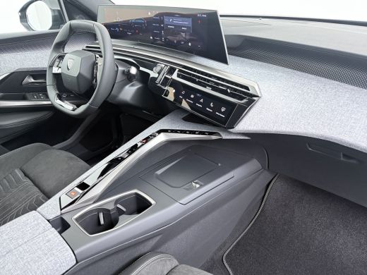 Peugeot e-3008 | Voorraad Voordeel tot &euro; 4.350 | Launch Edition 325 Dual Motor 73 kWh | Apple Carplay/Android Au... ActivLease financial lease