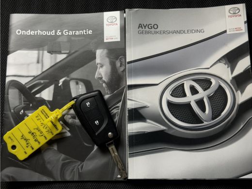 Toyota Aygo 1.0 VVT-i x-play automaat | airco | camera | 5drs rijstrooksensor | brake assist ActivLease financial lease
