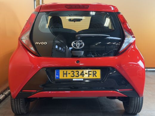 Toyota Aygo 1.0 VVT-i x-play automaat | airco | camera | 5drs rijstrooksensor | brake assist ActivLease financial lease