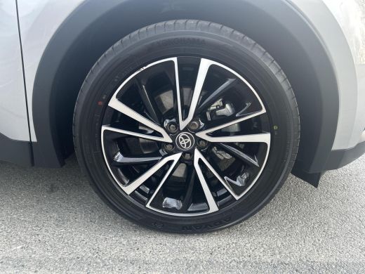 Toyota C-HR 2.0 Plug-in Hybrid 220 Executive ActivLease financial lease