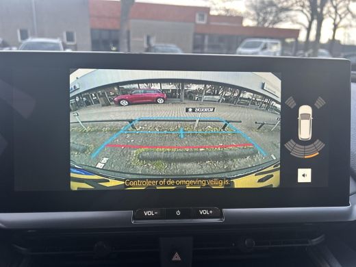 Toyota C-HR 2.0 Plug-in Hybrid 220 Executive ActivLease financial lease