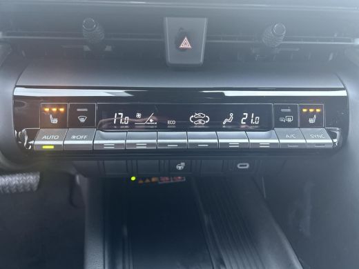 Toyota C-HR 2.0 Plug-in Hybrid 220 Executive ActivLease financial lease