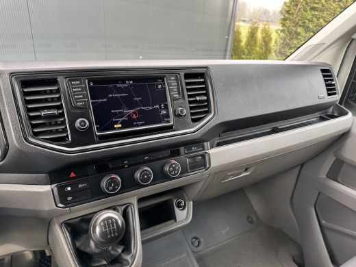 Volkswagen Crafter 2.0 TDI 141 PK RWD HIGHLINE ++ / L3H3 / 1e EIG. / BOTT INRICHTING / 3 TONS TREKHAAK / GEVEERDE ST... ActivLease financial lease