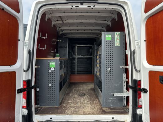 Volkswagen Crafter 2.0 TDI 141 PK RWD HIGHLINE ++ / L3H3 / 1e EIG. / BOTT INRICHTING / 3 TONS TREKHAAK / GEVEERDE ST... ActivLease financial lease