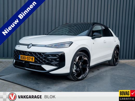 Volkswagen T-Roc 1.5 eTsi R-Line First Edition | Black Style | 360 Camera | Head Up | Elk. A-klep | IQ Light | Pri...