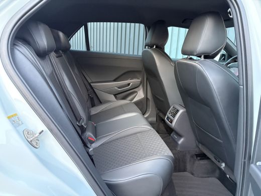 Volkswagen T-Roc 1.5 eTsi R-Line First Edition | Black Style | 360 Camera | Head Up | Elk. A-klep | IQ Light | Pri... ActivLease financial lease