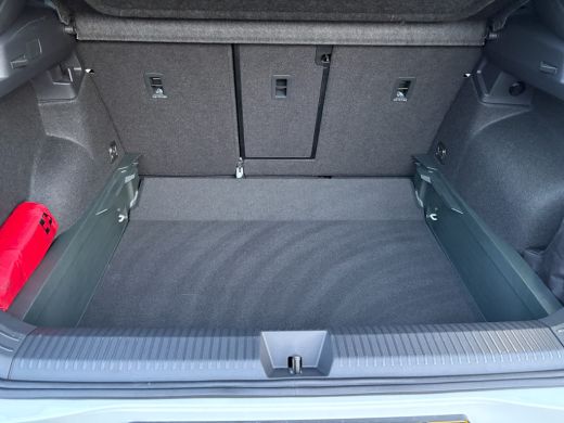 Volkswagen T-Roc 1.5 eTsi R-Line First Edition | Black Style | 360 Camera | Head Up | Elk. A-klep | IQ Light | Pri... ActivLease financial lease