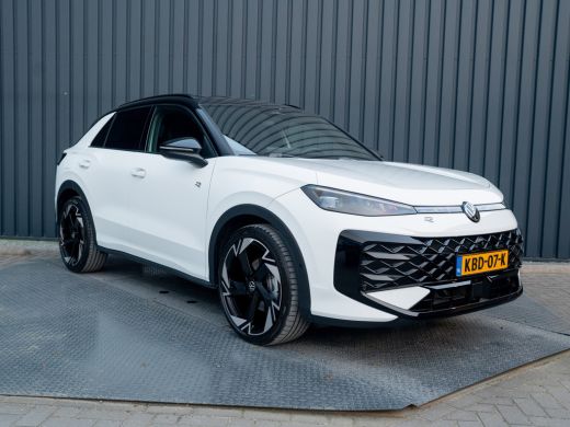 Volkswagen T-Roc 1.5 eTsi R-Line First Edition | Black Style | 360 Camera | Head Up | Elk. A-klep | IQ Light | Pri... ActivLease financial lease