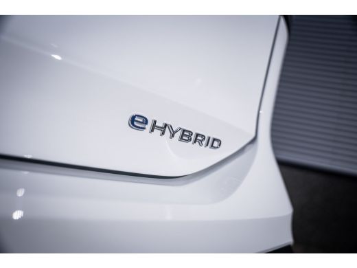 Volkswagen Tiguan Life Edition - eHybrid | 'App-Connect' draadloze smartphone integratie | Automatische afstandsreg... ActivLease financial lease