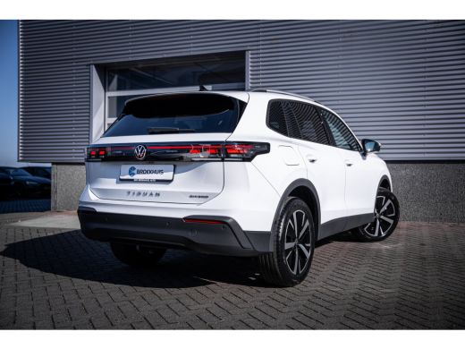 Volkswagen Tiguan Life Edition - eHybrid | 'App-Connect' draadloze smartphone integratie | Automatische afstandsreg... ActivLease financial lease