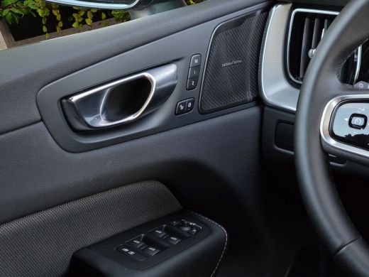 Volvo  XC60 2.0 T8 Plug-in hybrid AWD Plus Black Edition | Harman/Kardon | Memory | 360 Camera | Panoramadak ... ActivLease financial lease