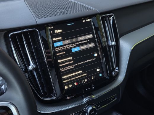 Volvo  XC60 2.0 T8 Plug-in hybrid AWD Plus Black Edition | Harman/Kardon | Memory | 360 Camera | Panoramadak ... ActivLease financial lease