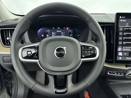 Volvo  XC60 NEW MODEL T6 Plug-in hybrid AWD Ultra Dark | Luchtvering | Trehaak | Panoramadak | 20 inch LM | P... ActivLease financial lease