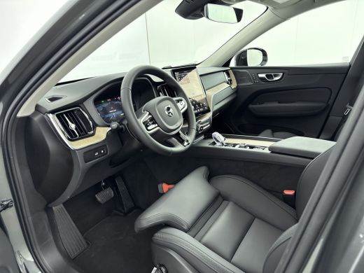 Volvo  XC60 NEW MODEL T6 Plug-in hybrid AWD Ultra Dark | Luchtvering | Trehaak | Panoramadak | 20 inch LM | P... ActivLease financial lease