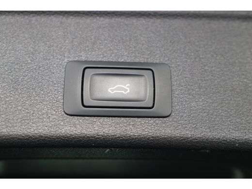 Audi A4 Avant 40 TFSI 190PK SPORT S-LINE Navigatie | Trekhaak wegklapbaar | Climate control | Carplay |  ... ActivLease financial lease