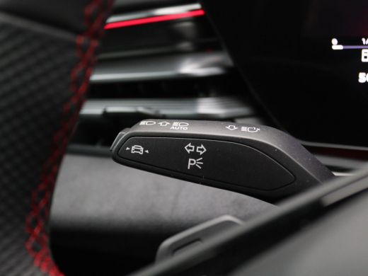 Audi A6 Avant 2.0 e-hybrid quattro S edition Competition 367PK Tech Pro, trekhaak, elek. stoelen, head-up... ActivLease financial lease