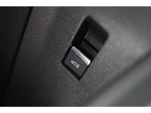 Audi e-tron 55 quattro Business edition Plus 95 kWh | Navigatie | Panoramdak | Trekhaak | Leder | Camera | Me... ActivLease financial lease