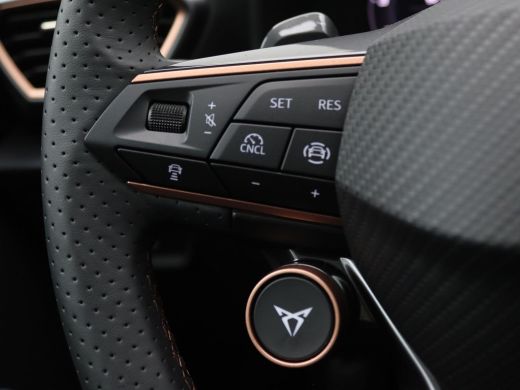 CUPRA Formentor 1.5 TSI e-Hybrid VZ Performance 272PK DSG Pano-Schuifdak, Trekhaak, 19" LM Velgen, Sennheiser Aud... ActivLease financial lease