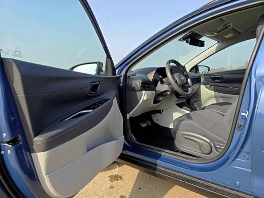 Hyundai Bayon 1.0 T-GDI Premium Sky - 100 Pk - AUTOMAAT - ParkeerCamera - Stoelverwarming - Stuurverwarming ActivLease financial lease