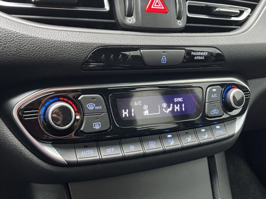 Hyundai i30 1.5 T-GDi 160pk MHEV N-Line Leder | Camera | Climate | Keyless | Full - Led | Navigatie | Alcanta... ActivLease financial lease