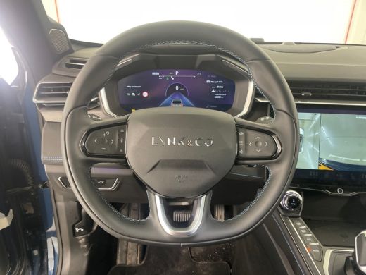 Lynk & Co 01 1.5 262pk PHEV Trekhaak Zwarte Hemel Plug-in ActivLease financial lease