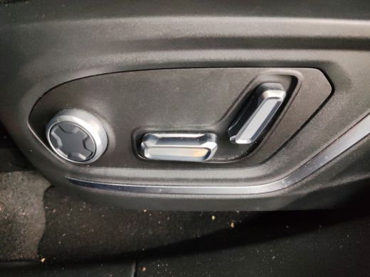 Lynk & Co 01 1.5 262pk PHEV Trekhaak Zwarte Hemel Plug-in ActivLease financial lease