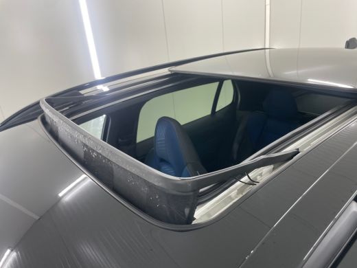 Lynk & Co 01 1.5 262pk PHEV Trekhaak Zwarte Hemel Plug-in ActivLease financial lease