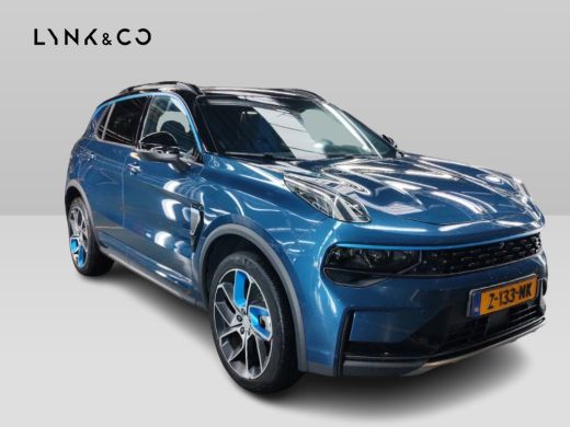 Lynk & Co 01 1.5 262pk PHEV Trekhaak Zwarte Hemel Plug-in ActivLease financial lease