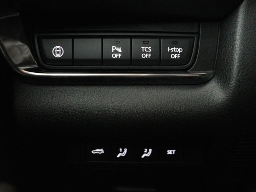 Mazda CX-30 2.0 e-SkyActiv-X M Hybrid Luxury | Leder | Stoelverwarming | Head-Up | Adaptive cruise | Camera |... ActivLease financial lease