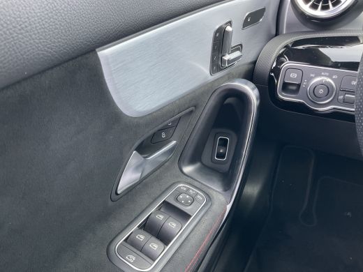 Mercedes-Benz A-Klasse 250 e PHEV Solution AMG Limited Business ActivLease financial lease