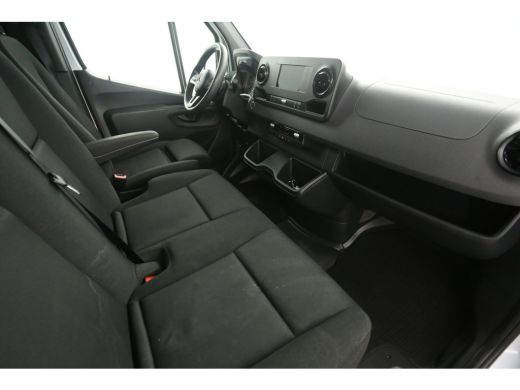 Mercedes-Benz Sprinter 2.2 CDI L2H2 | DC | 7 Zits | Automaat | Airco | Cruise | Camera | Trekhaak | Carplay ActivLease financial lease