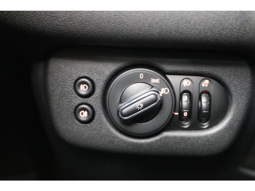 Mini Clubman 1.5 DAB+ | Lichtmetaal | Climate control |  Parkeersensoren | ActivLease financial lease