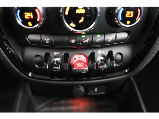 Mini Clubman 1.5 DAB+ | Lichtmetaal | Climate control |  Parkeersensoren | ActivLease financial lease