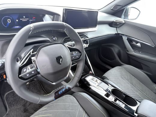 Peugeot 2008 GT | Active Safety Brake met camera en radar (automatisch noodremsysteem) met Distance Alert (waa... ActivLease financial lease