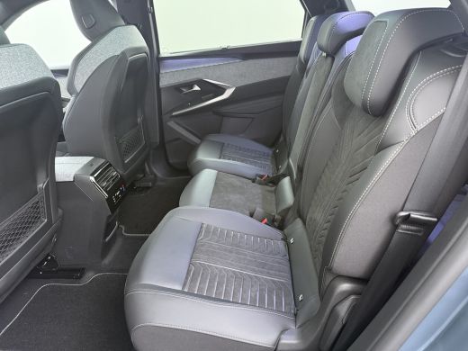 Peugeot 5008 GT | Adaptieve cruise control met Stop&Go functie | LED 3D-achterlichten | On-board charger 7,4kW ActivLease financial lease