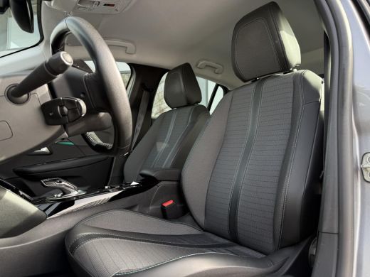 Peugeot e-208 Aut. EV Allure Pack | SoH 87% | Navi | PDC | Apple Carplay | ActivLease financial lease