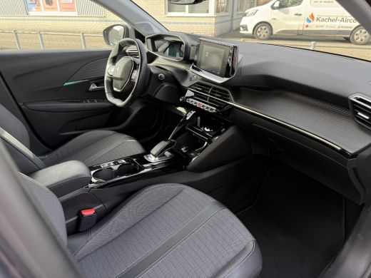 Peugeot e-208 Aut. EV Allure Pack | SoH 87% | Navi | PDC | Apple Carplay | ActivLease financial lease
