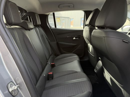 Peugeot e-208 Aut. EV Allure Pack | SoH 87% | Navi | PDC | Apple Carplay | ActivLease financial lease