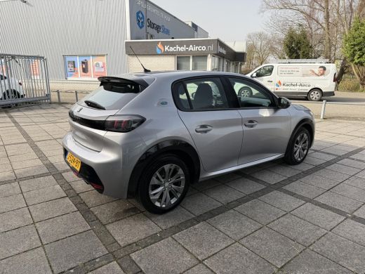 Peugeot e-208 Aut. EV Allure Pack | SoH 87% | Navi | PDC | Apple Carplay | ActivLease financial lease
