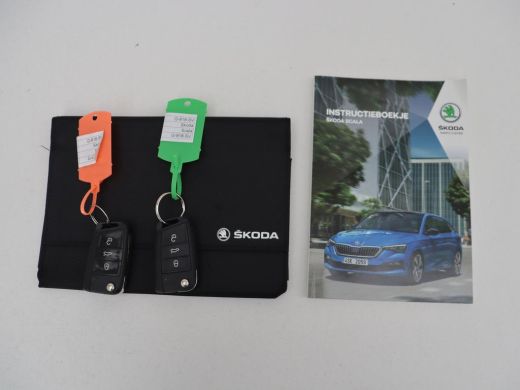 Skoda Scala 1.0 TSI Sport | Automaat | Trekhaak | Carplay | 17'' | Sportstoelen | Full LED | Parkeerhulp | Cl... ActivLease financial lease