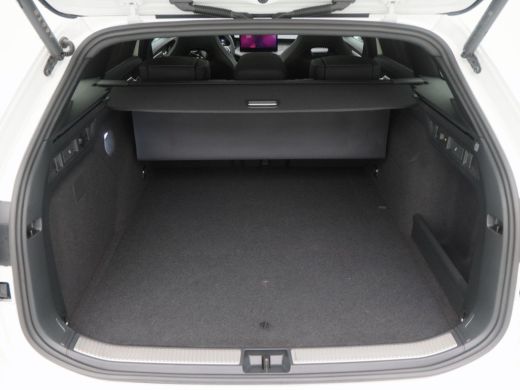 Skoda Superb 1.5 TSi 204 Pk PHEV Sportline Business | Panoramadak | Leder |  Trekhaak | Canton Audio | Stoel M... ActivLease financial lease