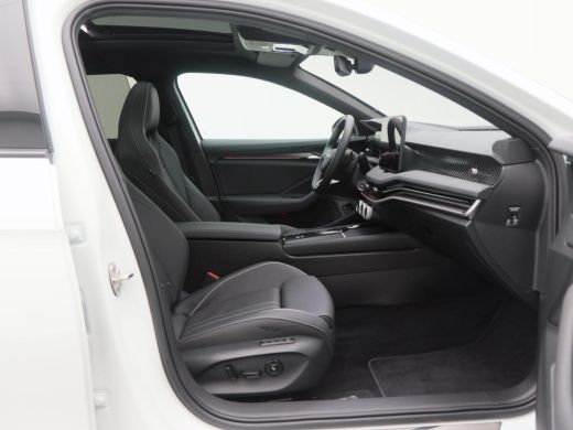 Skoda Superb 1.5 TSi 204 Pk PHEV Sportline Business | Panoramadak | Leder |  Trekhaak | Canton Audio | Stoel M... ActivLease financial lease