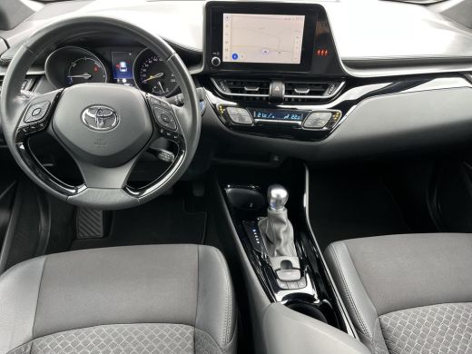Toyota C-HR 1.8 Hybrid Style | Carplay | Parkeersensoren | Dode hoek waarschuwing | Navigatie | 18 inch LM-ve... ActivLease financial lease