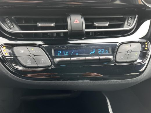 Toyota C-HR 1.8 Hybrid Style | Carplay | Parkeersensoren | Dode hoek waarschuwing | Navigatie | 18 inch LM-ve... ActivLease financial lease