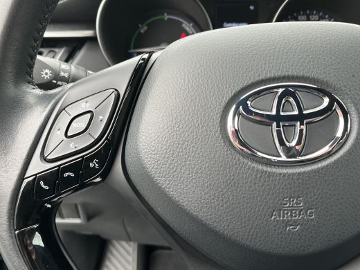 Toyota C-HR 1.8 Hybrid Style | Carplay | Parkeersensoren | Dode hoek waarschuwing | Navigatie | 18 inch LM-ve... ActivLease financial lease